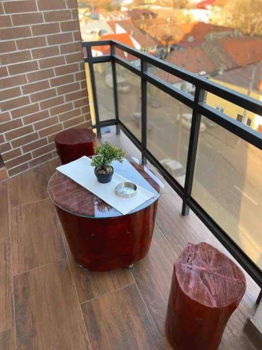 Cozy Apartment In The Center Of Cluj Napoca Bagian luar foto
